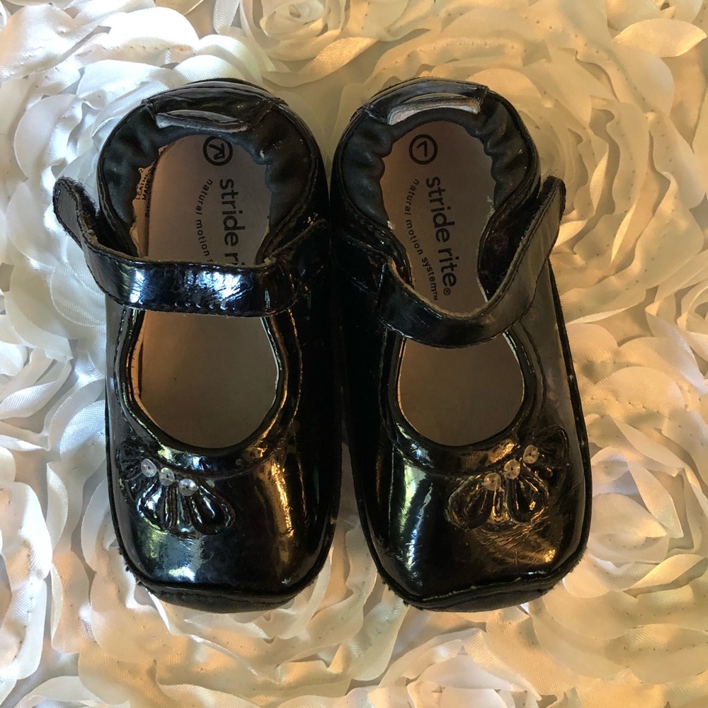 GUC Black Stride Rite Mary Jane Flats size 4